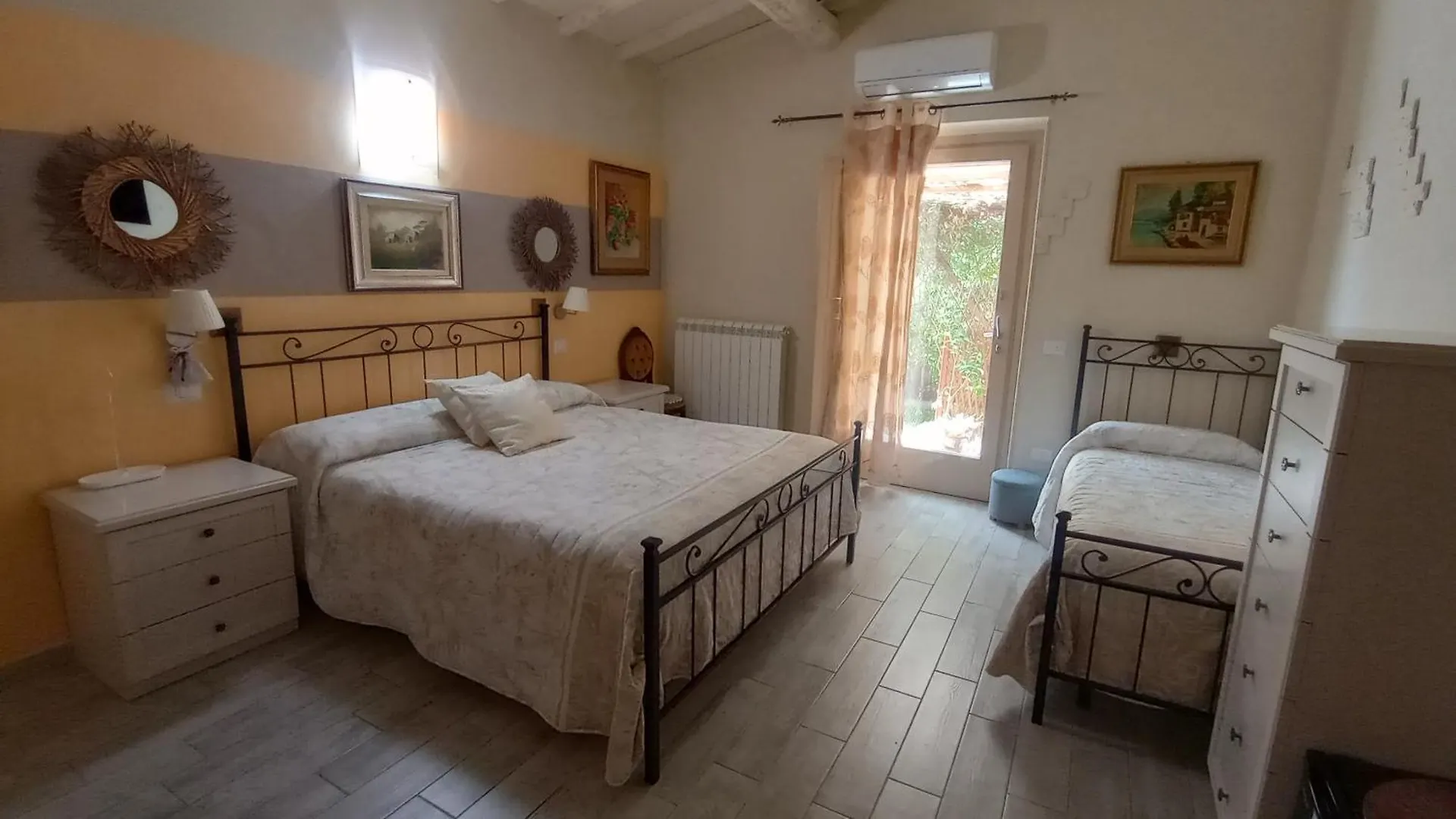 Il Lavandeto - Farmhouse In The City Siena Italy